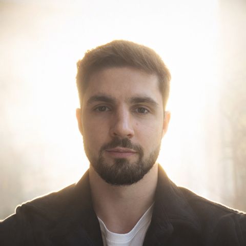 /backlit: Свет из-за спины, силуэт с ореолом
