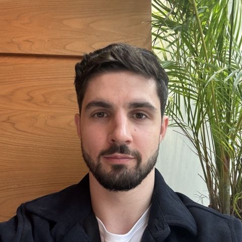 исходник: Моё селфи на телефон, без обработки